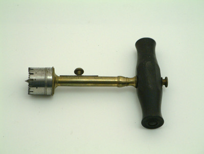 HC.I.1.4
<br/>
Trephine
<br/>
<em></em>